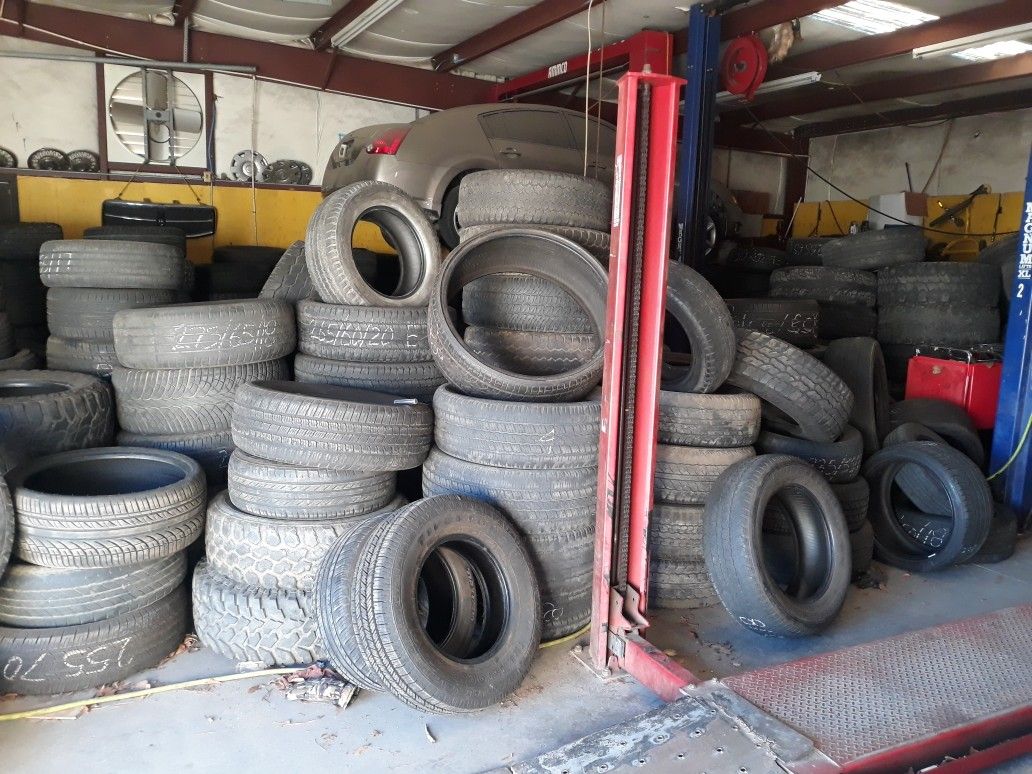 USED TIRE SELL $40 (MOUNT AND BALANCE INCLUDED)