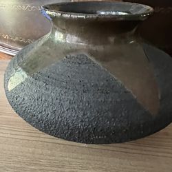 Black With Star Design Ceramic Vase