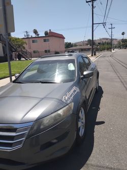 2012 honda crosstour hatch back