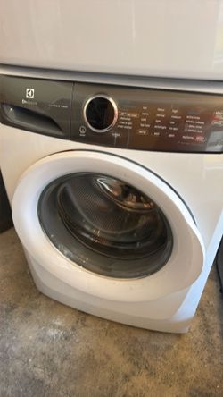 Electrolux 4.3 cu ft Front Load Washer EFLW427UIW1 - LuxCare Wash, Quiet & Fast! Kirkland