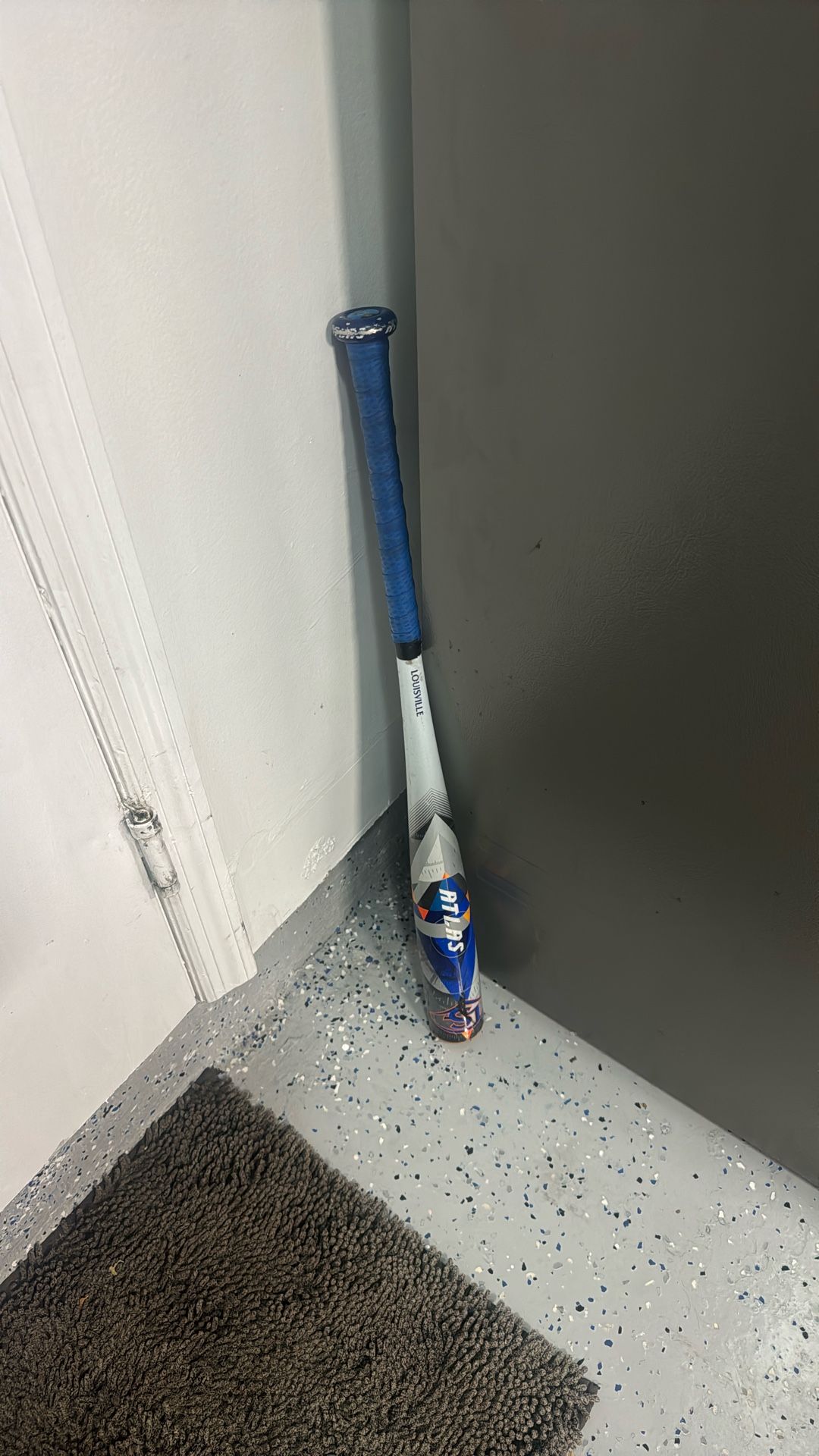 Louisville Slugger Atlas Alloy Bat BBCOR Certified (-3) 29 oz 32" (Omaha CWS edition)