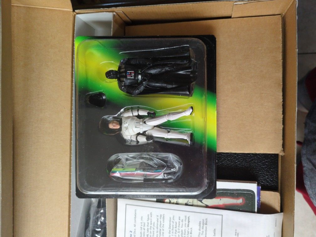 STAR WARS ESCAPE THE DEATH STAR ACTION FIGURE GAME