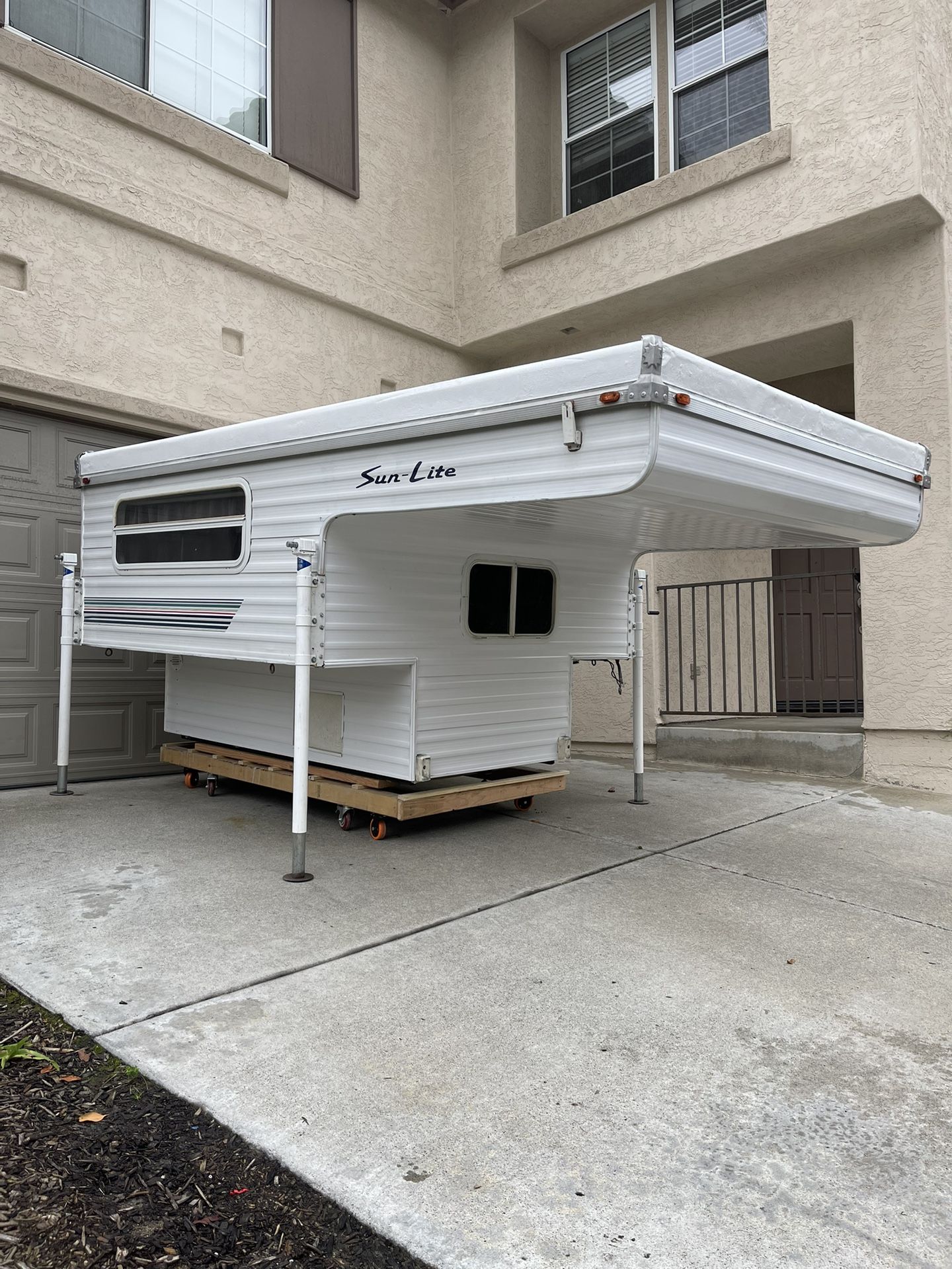 Pop Up Truck Camper
