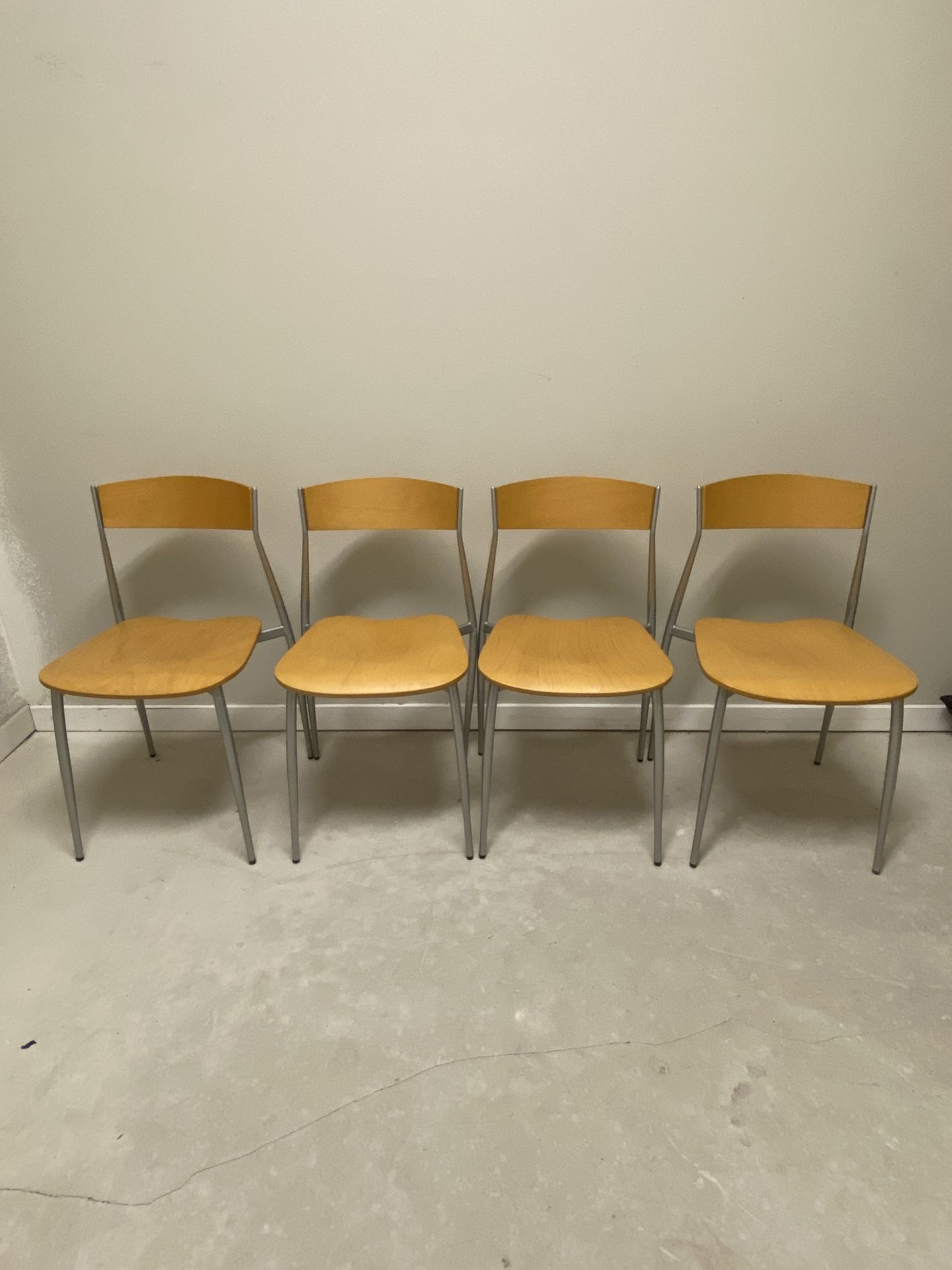 Set Of 4 Dinning Chairs