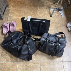 Micheal Kors Travel Set Hand Bag Or Purse 