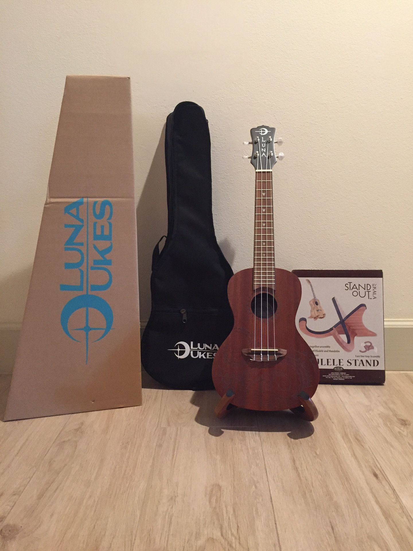 Musical Luna Guitars Tattoo Concert Mahogany Ukelele Bundle