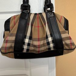 BURBERRY 100% Authentic Leather Large Size Beautiful 