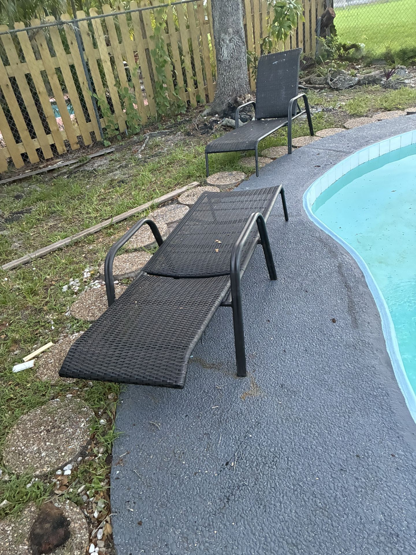 Pool Lounges