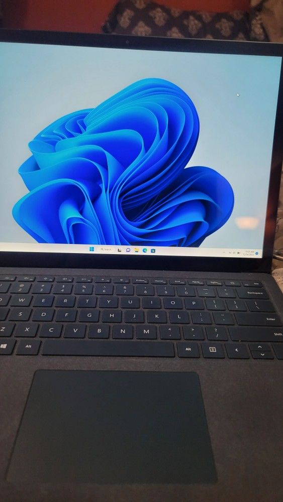 Microsoft Surface Laptop 3 i5 13.5" (256GB SSD, Intel Core i5-1035G7, 8GB...