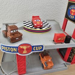 Disney CARS, PISTON CUP RACING GARAGE