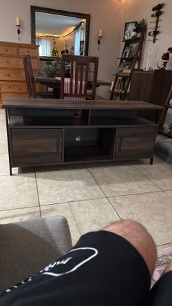 TV Stand 