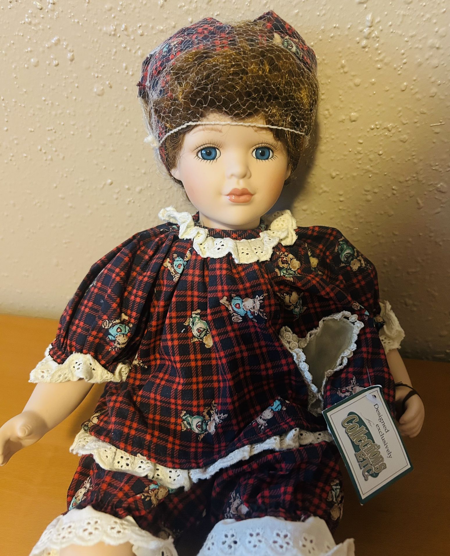 Leader Light LTD 2003 Porcelain doll Designed exclusively for Collections ETC. 15’ Tall