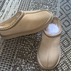 UGG Tasman New Size 9 Woman
