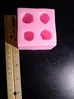 Strawberries 🍓 silicon Molds $8