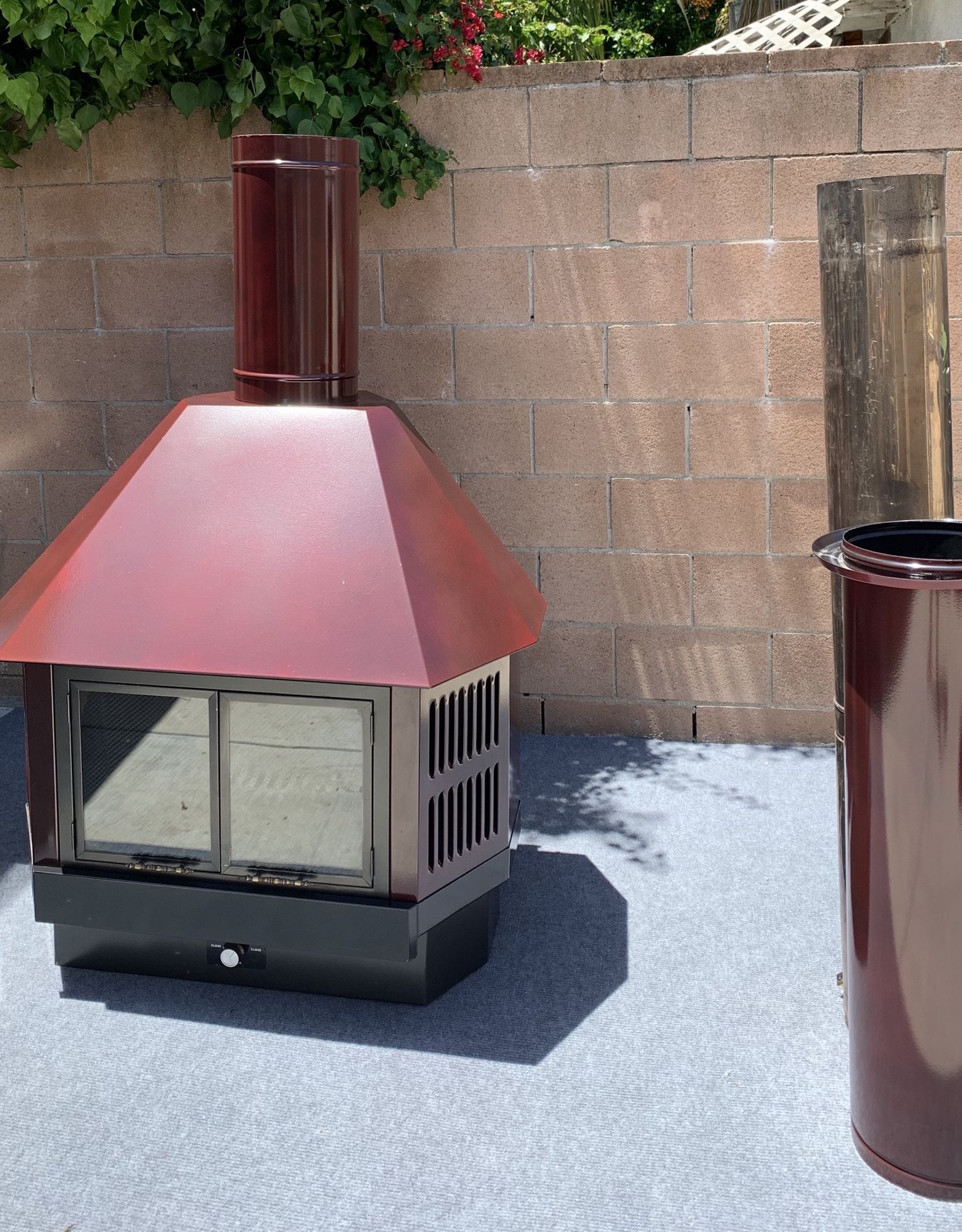 Mid century indoor/outdoor preway fireplace with heat blower in immaculate condition.