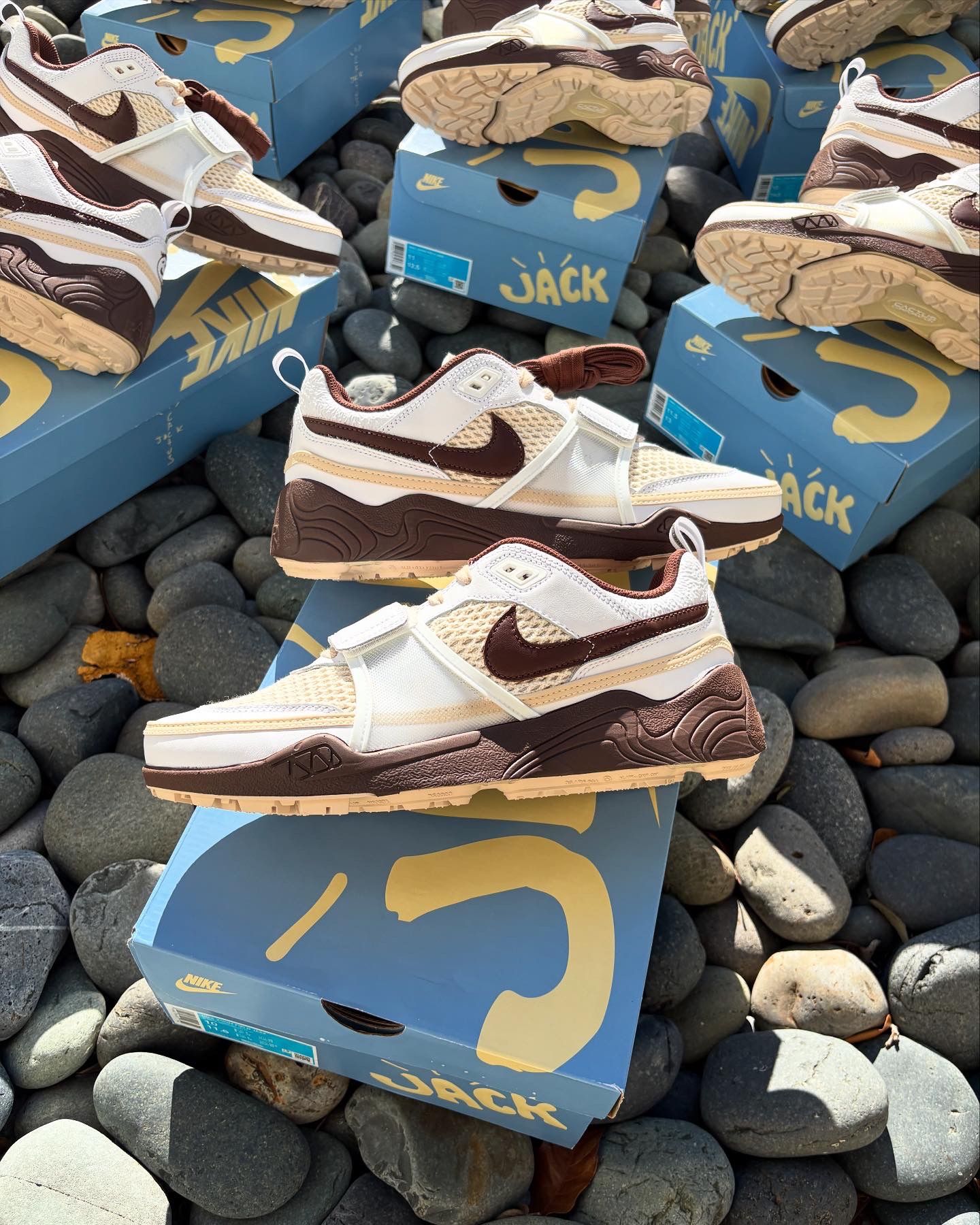 Nike Zoom Field Jaxx Travis Scott Light Chocolate