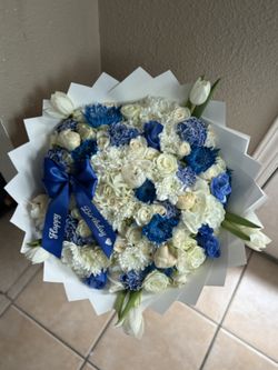 Ramo Buchon Roses Flower Bouquet