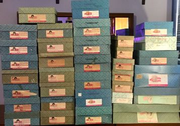 Lot of 33 Madame Alexander dolls-$2500