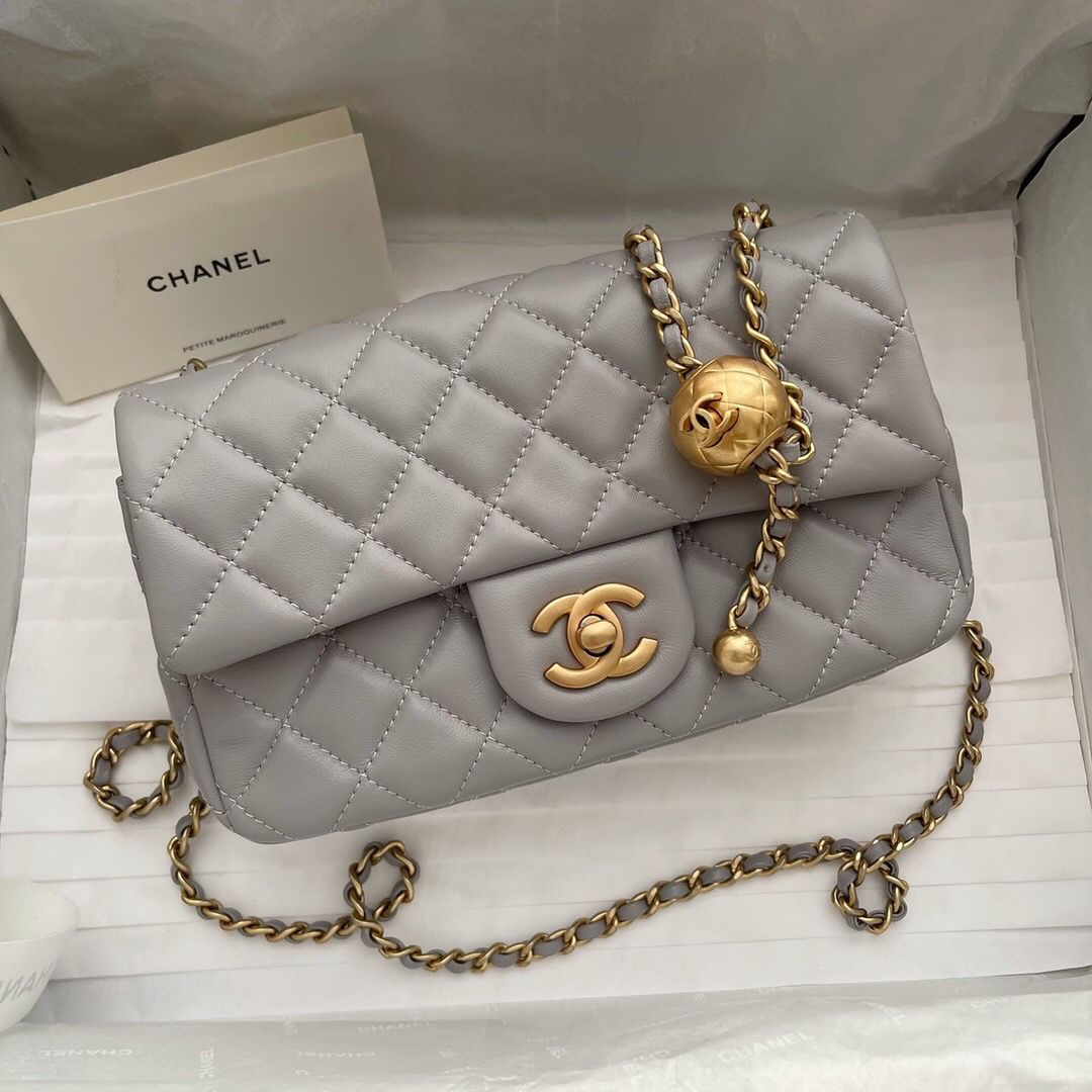 Authentic Vintage Chanel Lambskin Gold Chain Women Shoulder Bag for Sale in  Temecula, CA - OfferUp