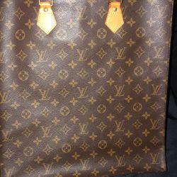 Louis Vuitton for Sale in Chula Vista, CA - OfferUp