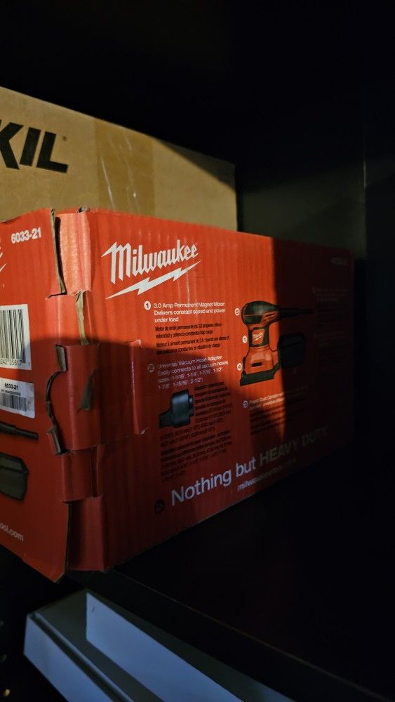 Milwaukee Corded Sander