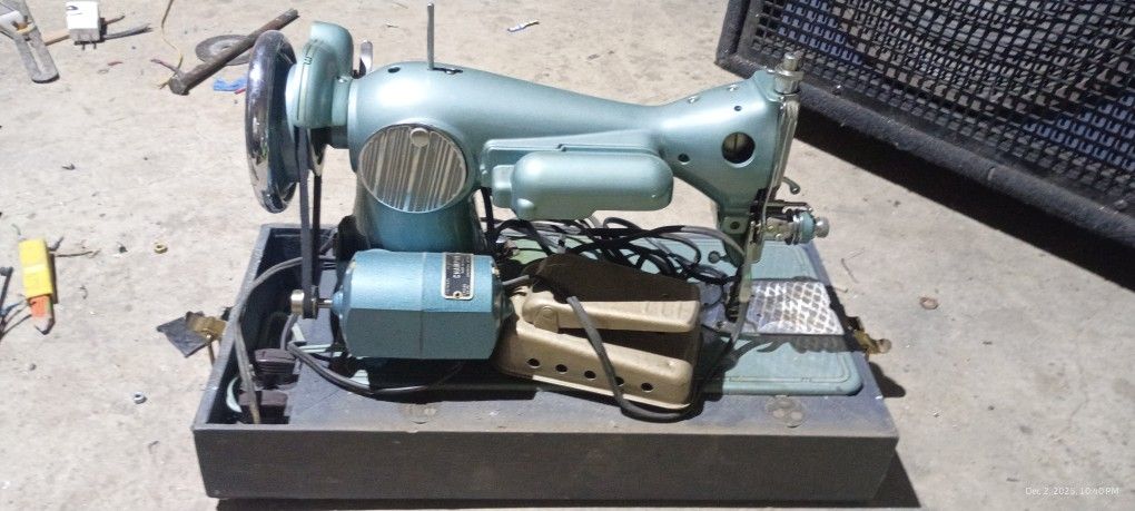 Sewing Machine 