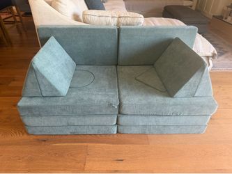 Kids play couch