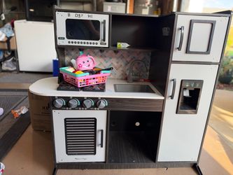 Play Kitchen