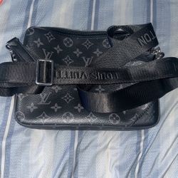 Louis Vuitton Trio Messenger