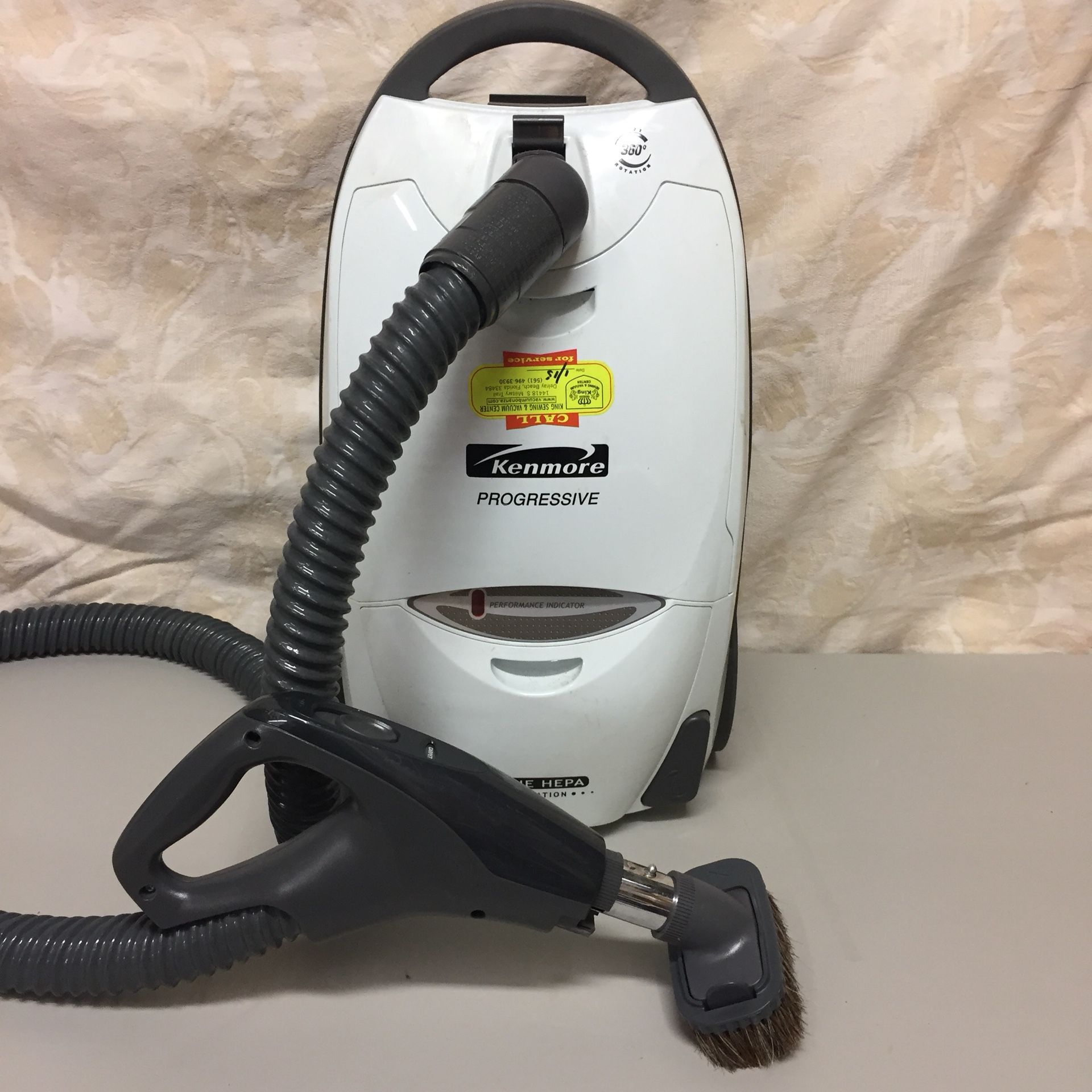 Kenmore vacuum cleaner w/ canister (No Wand)