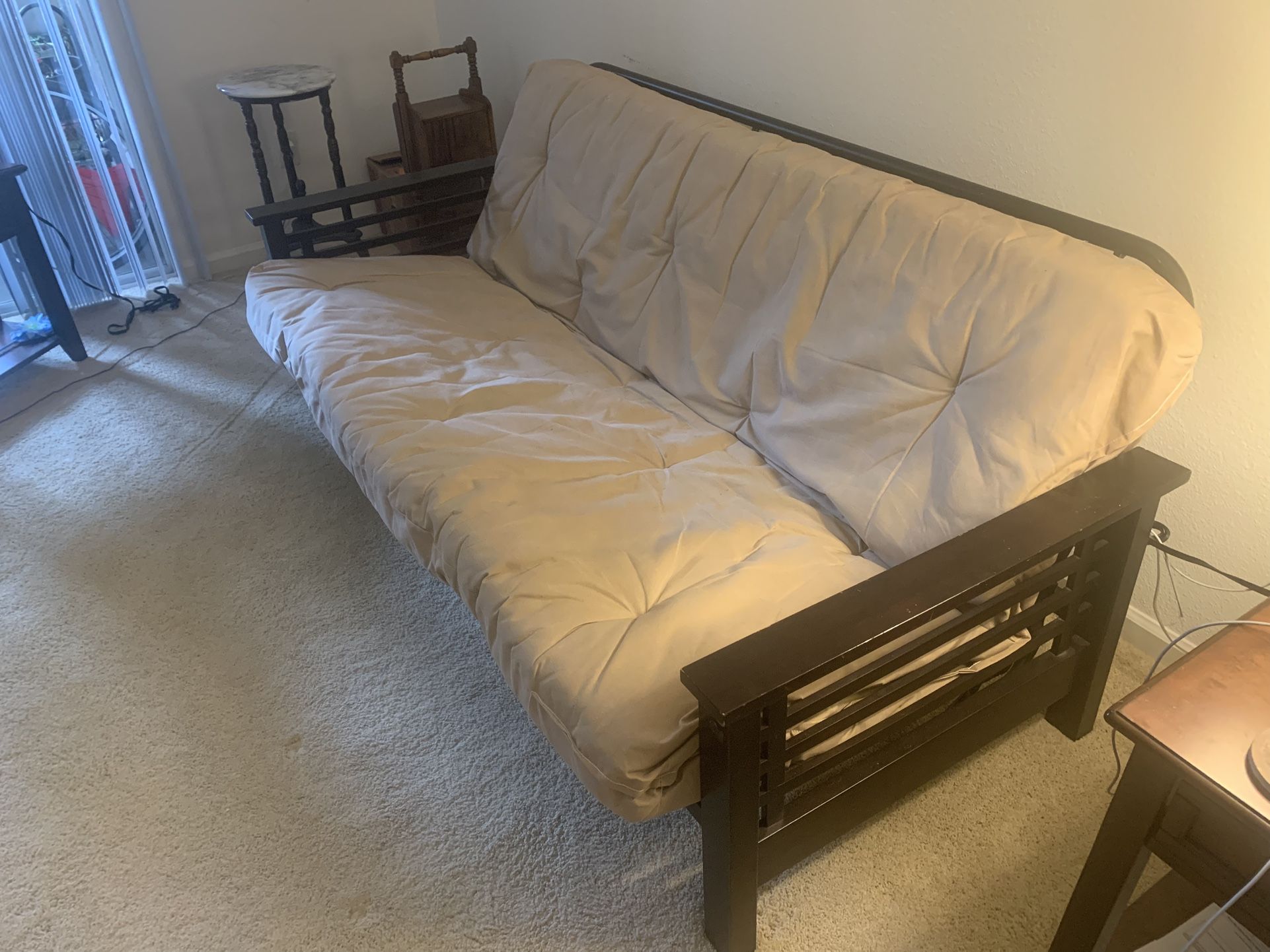 MUST GO - Futon