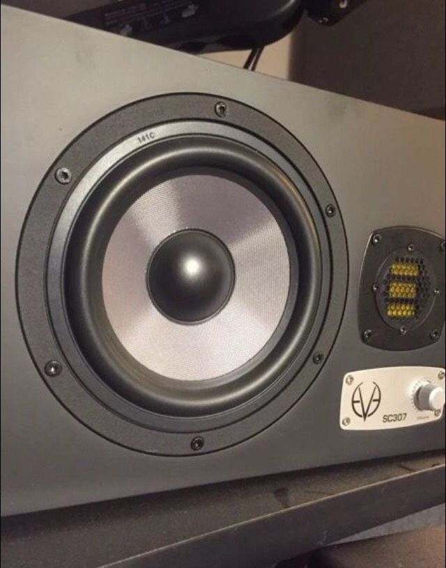 Eve Audio SC305 3-Way 5" Active Monitor (Single Speaker)
