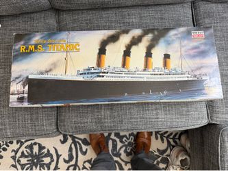 Vintage Titanic Model Kit