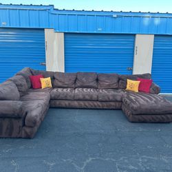 Modern Huge Sectional Couch 🛋️ Like New 