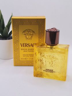 Versace
 
Eros Energy Eau De Parfum

1.7 fl (USED 15-20%)⭐️