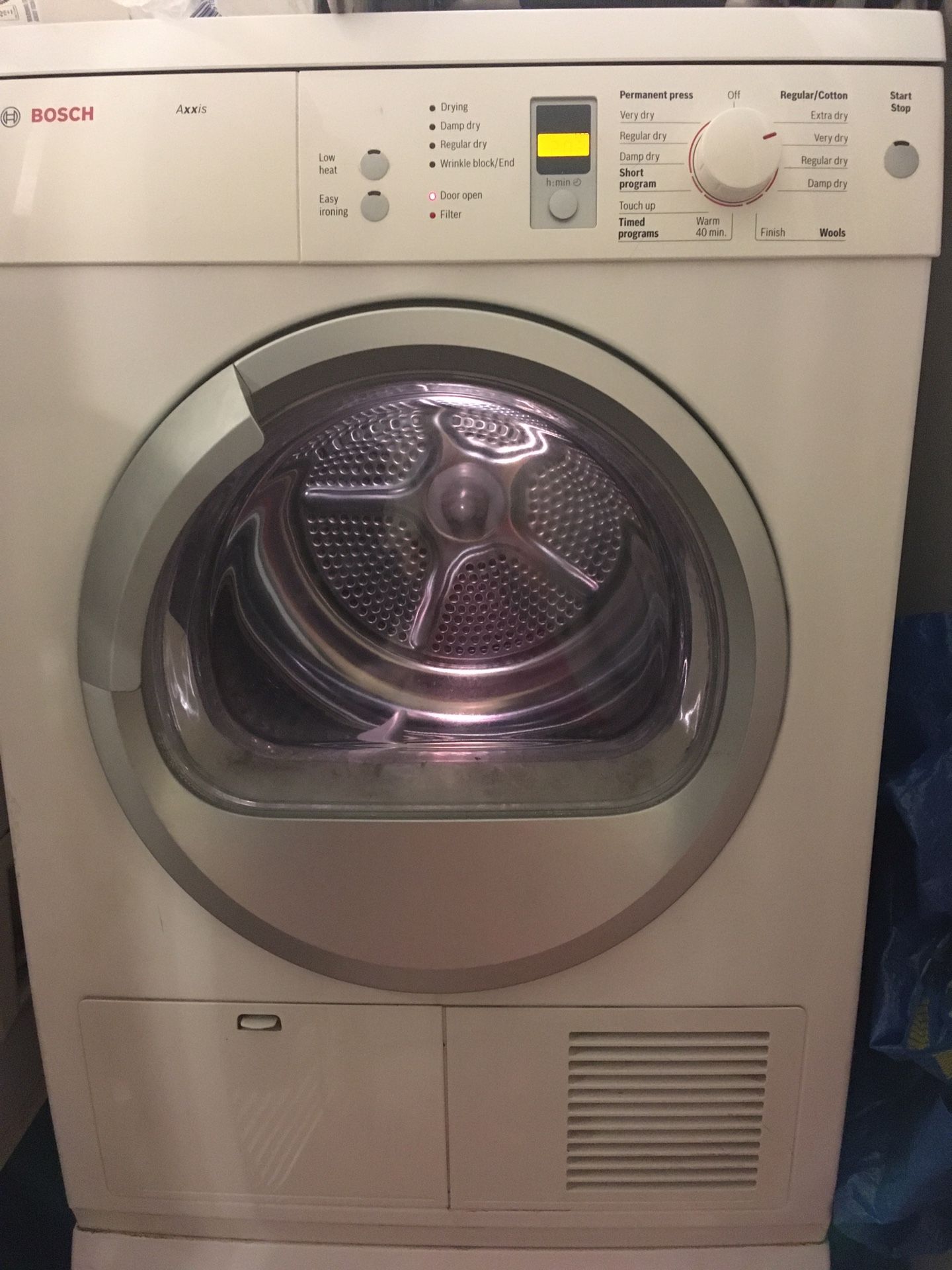 24” Bosch Axis Vented Dryer