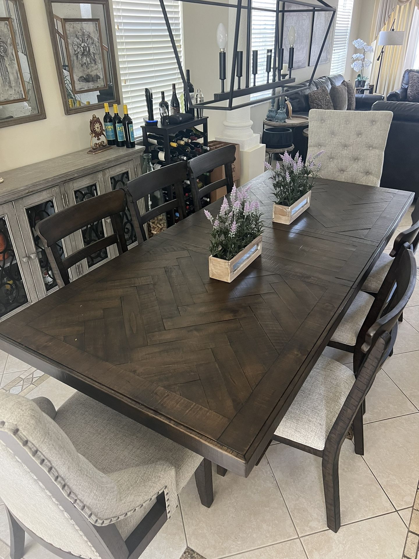 Dining Room Tables And Chairs