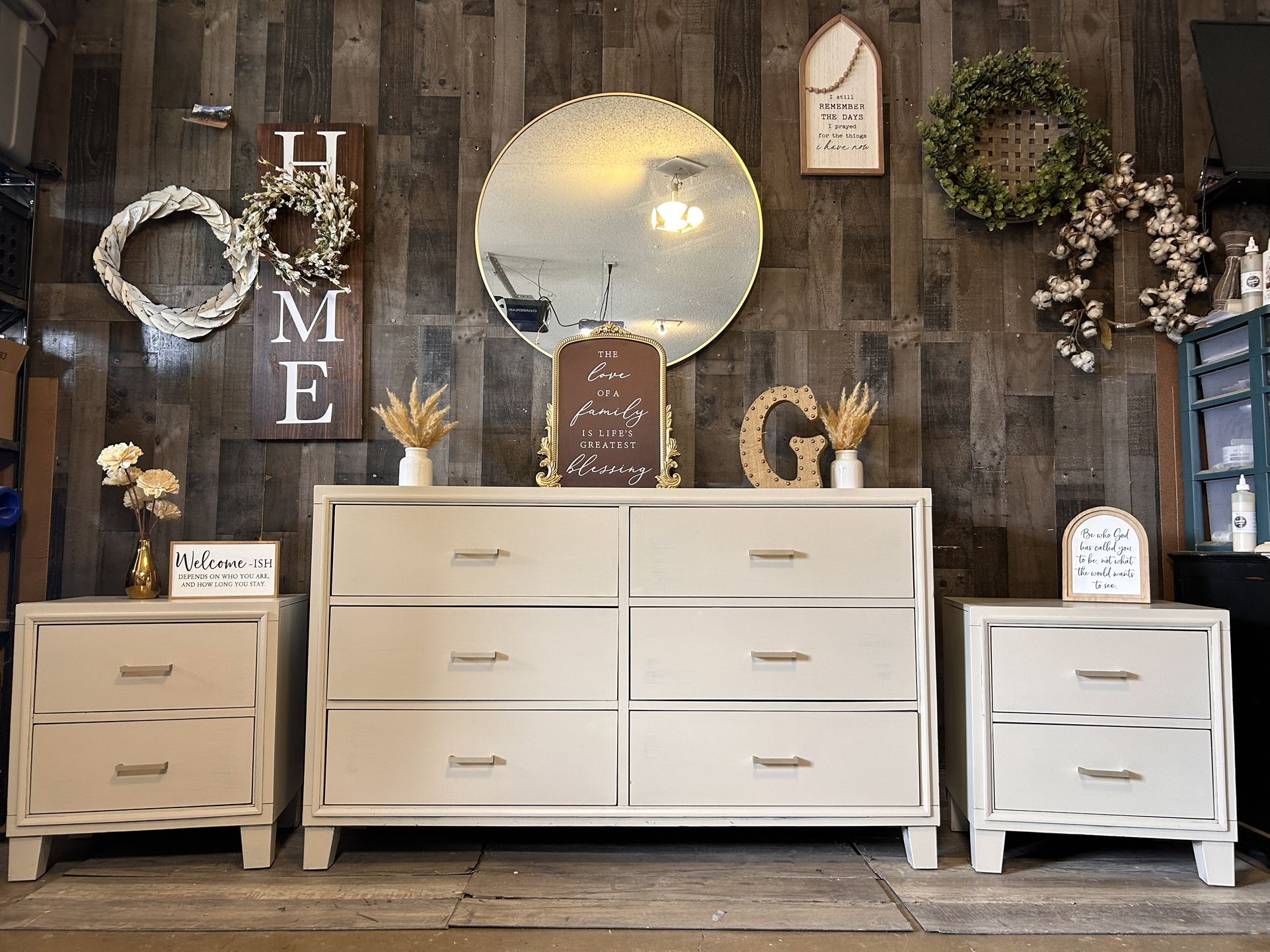 Dresser & Nightstands