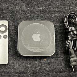 Apple TV 3rd Generation 1080p 8 Gig With Remote