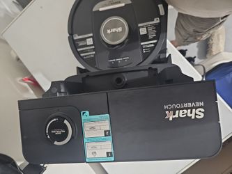 Shark NEVERTOUCH vaccum