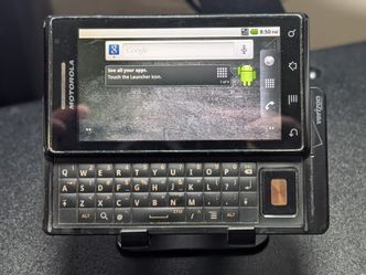 Original Motorola DROID – Working – Physical Slide-Out Keyboard