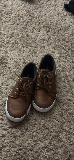 Boys shoes