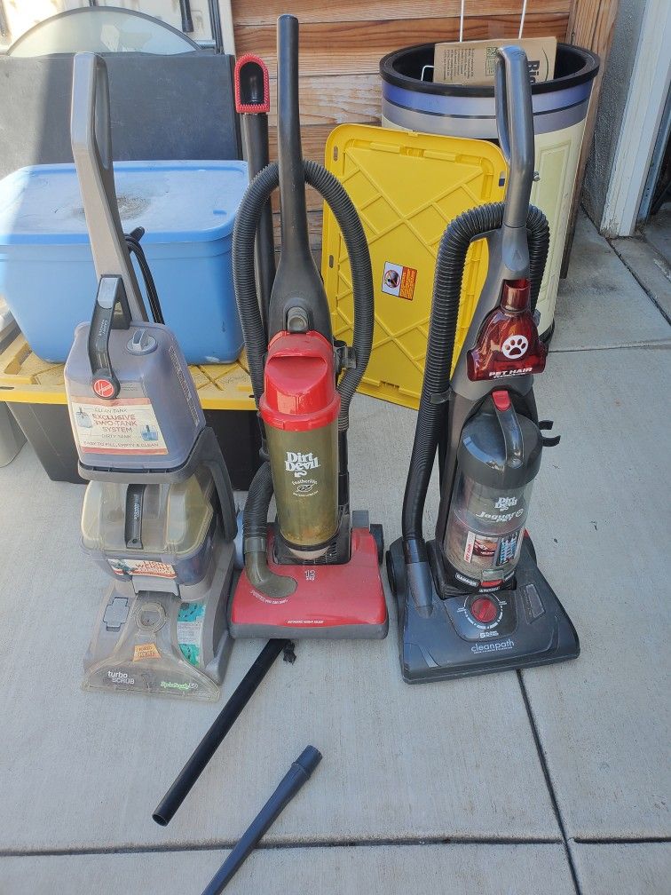 2 Vaccums N 1 Carpet Cleaner 