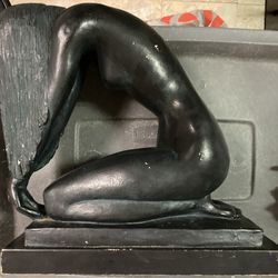 Vintage Austin Productions Statue Kneeling Woman 