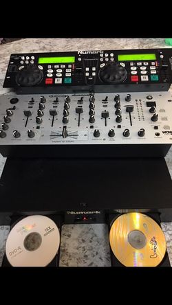 Dj mixer and cd players