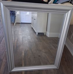 Accent Mirror w/Beaded Frame