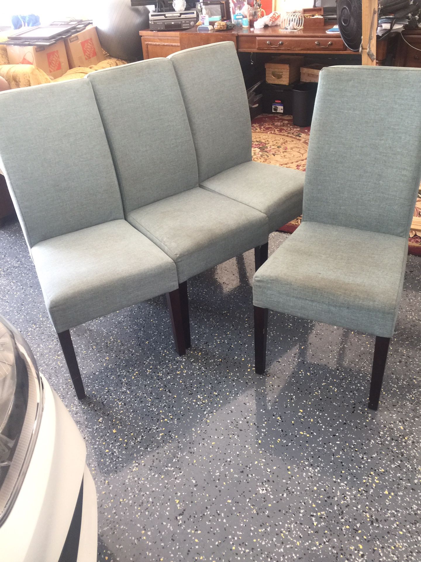 Chairs set of 4 the color is blue