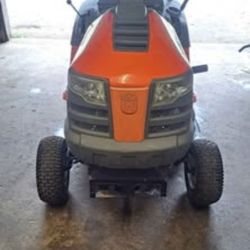 For Sale: 2014 Husqvarna SRD17530 with 30" Deck has 17.5HP Riding Mower $950
