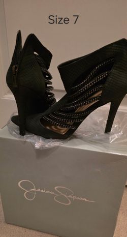 Black BootShoes Stylish Size 7 Great with Skirt or Pants Jessica Simpson