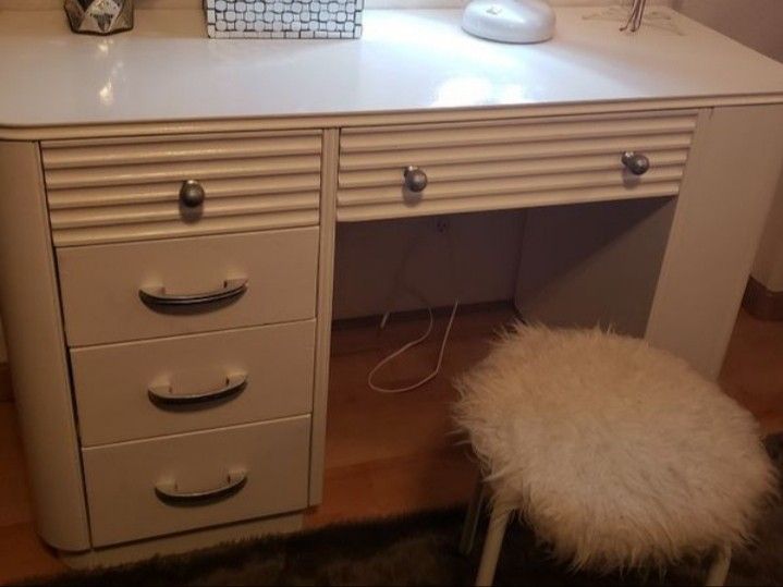 Vanity table, makeup, jewerly